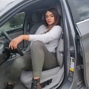 Meet your Posher, Maja